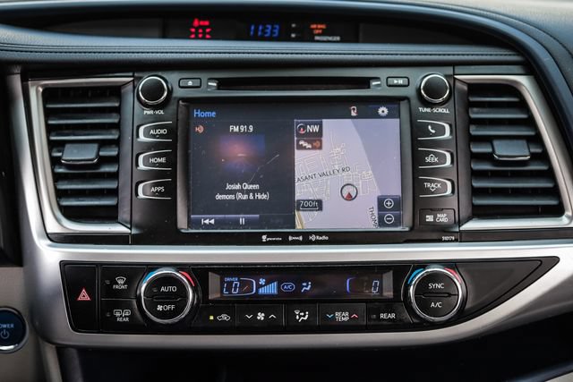 Used 2017 Toyota Highlander XLE AWD/4WD image 27