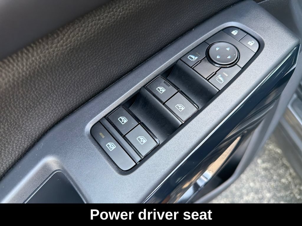 Used 2025 Nissan Pathfinder SV w/ SV Premium Package FWD image 14
