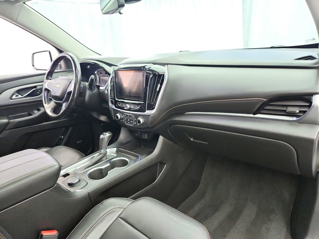 Used 2019 Chevrolet Traverse LT w/ LT Premium Package AWD/4WD image 31