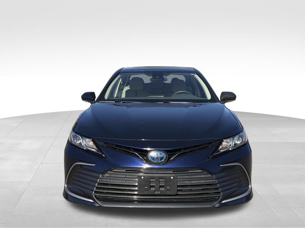 Used 2021 Toyota Camry LE image 8
