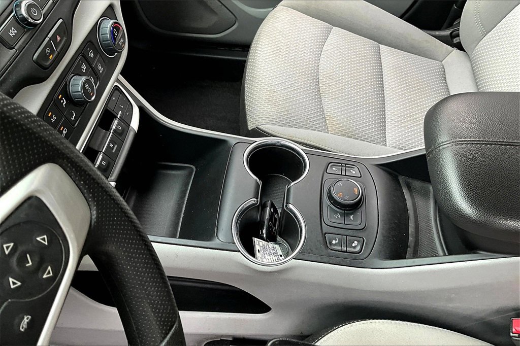 Used 2023 GMC Terrain SLE w/ Driver Convenience Package image 18