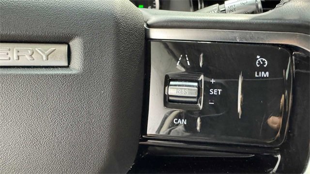 Used 2021 Land Rover Discovery Sport S image 32