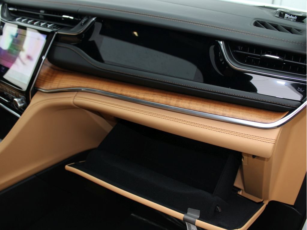 New 2025 Jeep Grand Cherokee Summit image 33