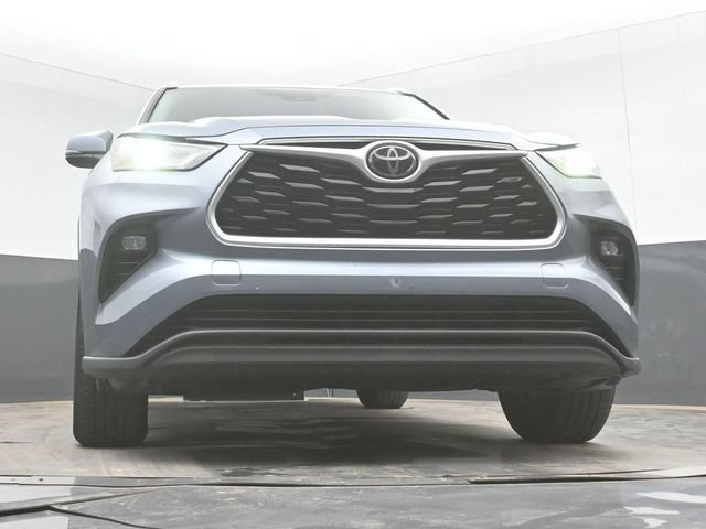 Used 2021 Toyota Highlander XLE FWD image 44
