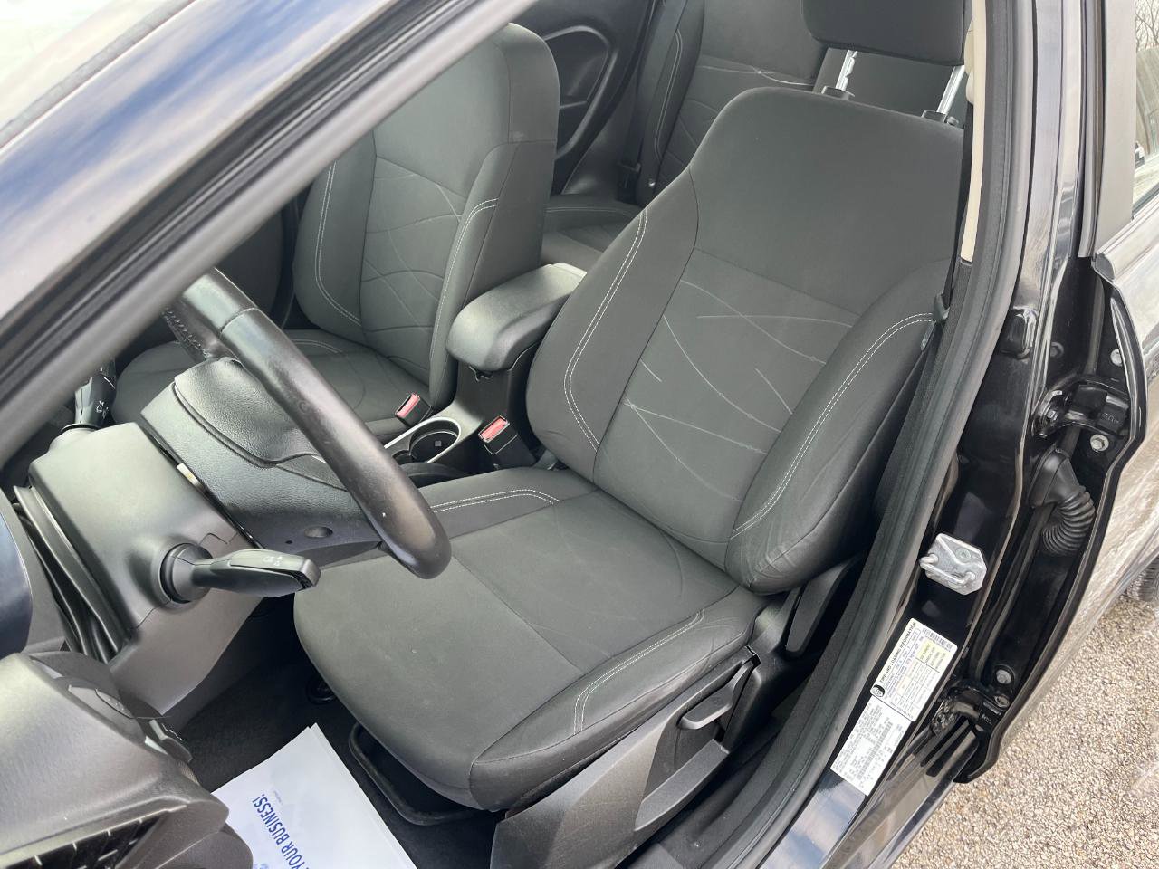 Used 2015 Ford Fiesta SE image 11