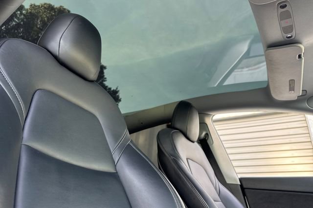 Used 2021 Tesla Model Y Long Range image 17