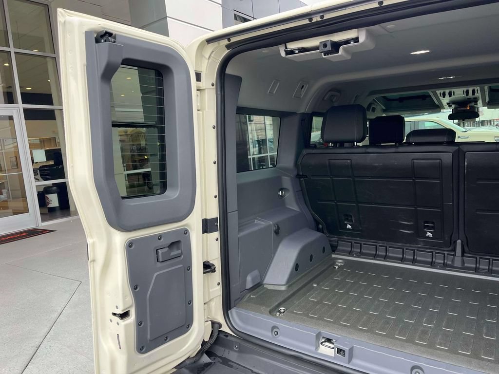 Used 2024 INEOS Grenadier Station Wagon AWD/4WD image 18
