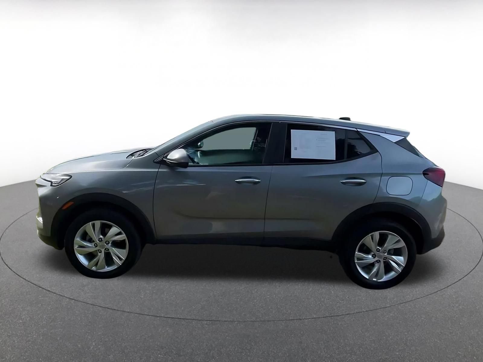 Used 2025 Buick Encore GX Preferred AWD/4WD image 8