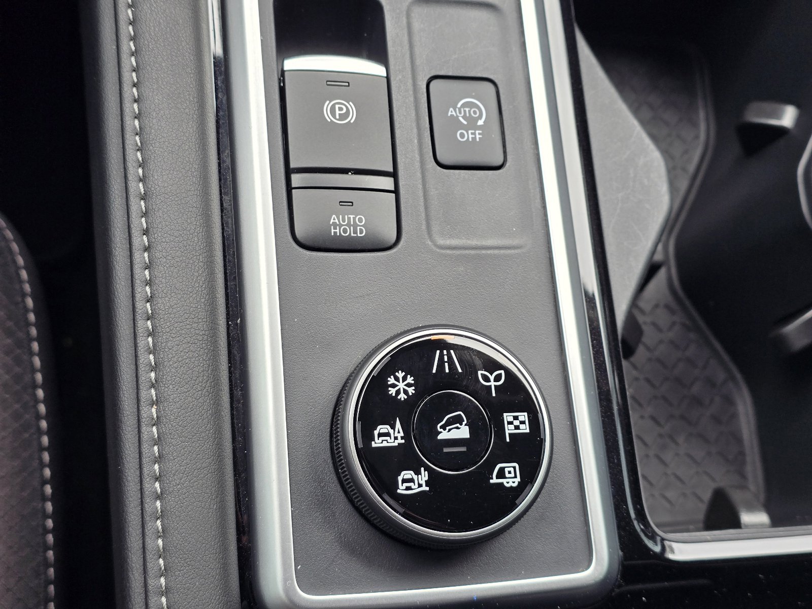 Used 2025 Nissan Pathfinder SL w/ SL Premium Package image 22