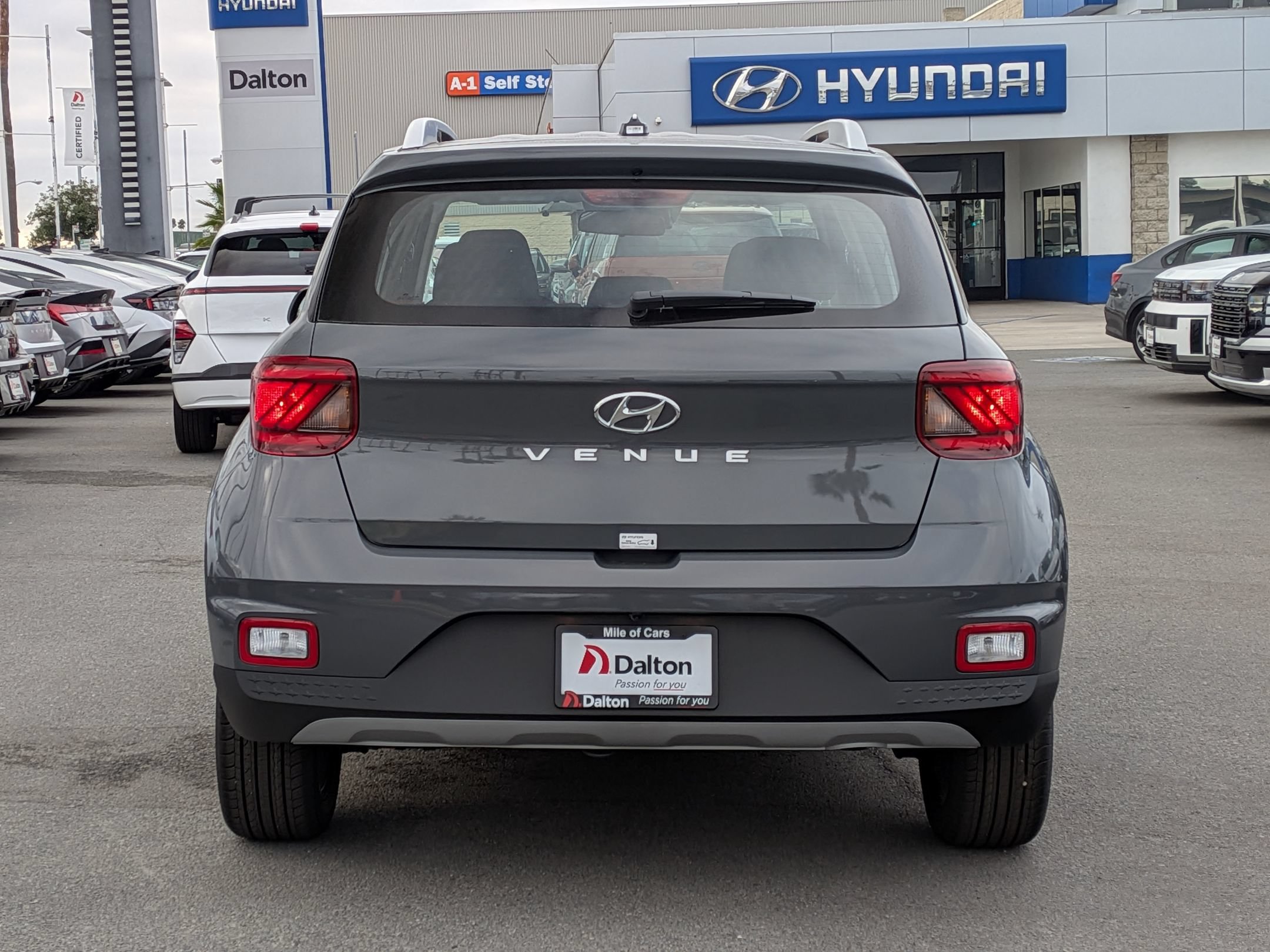 New 2026 Hyundai Venue SEL FWD image 3