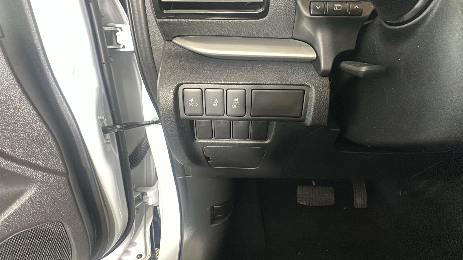 Used 2025 Mitsubishi Eclipse Cross ES AWD/4WD image 21