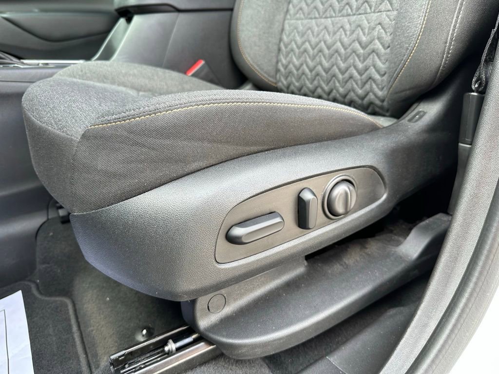 Used 2023 Chevrolet Equinox LT FWD image 26