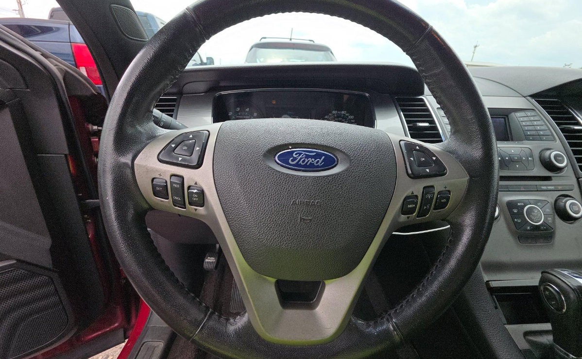 Used 2013 Ford Taurus SEL FWD image 10