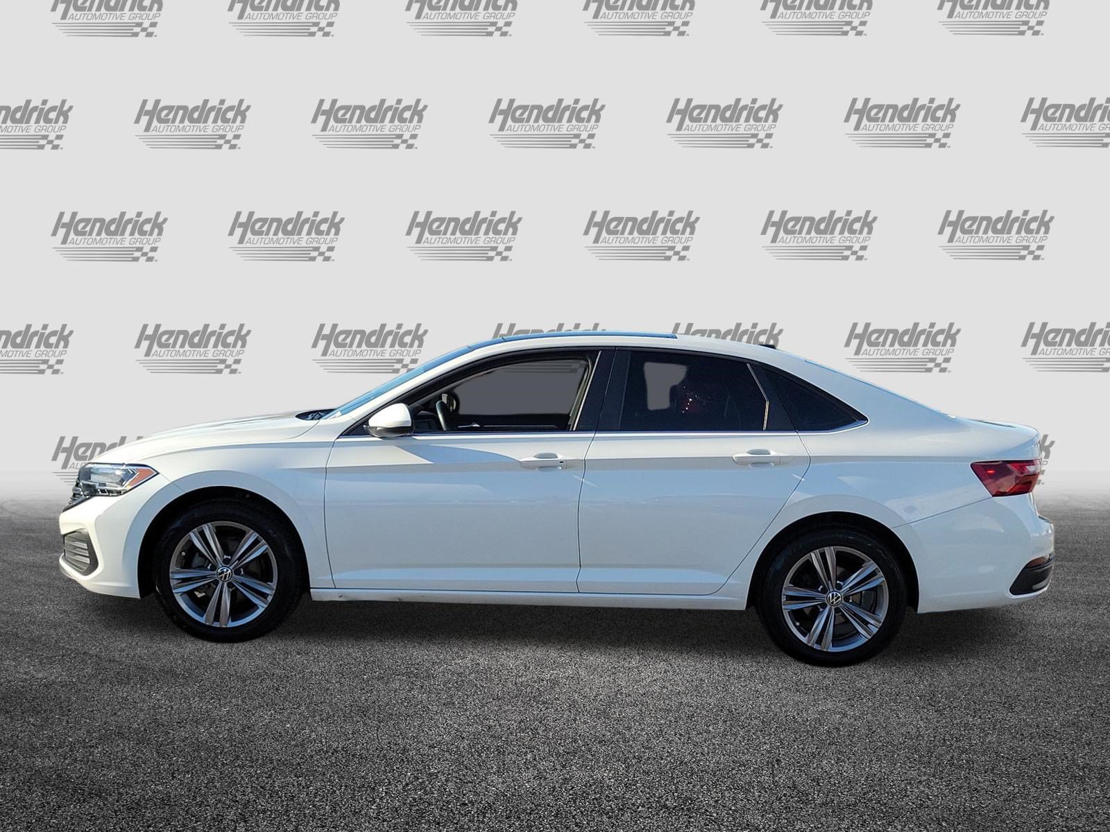 Used 2023 Volkswagen Jetta SE FWD image 4
