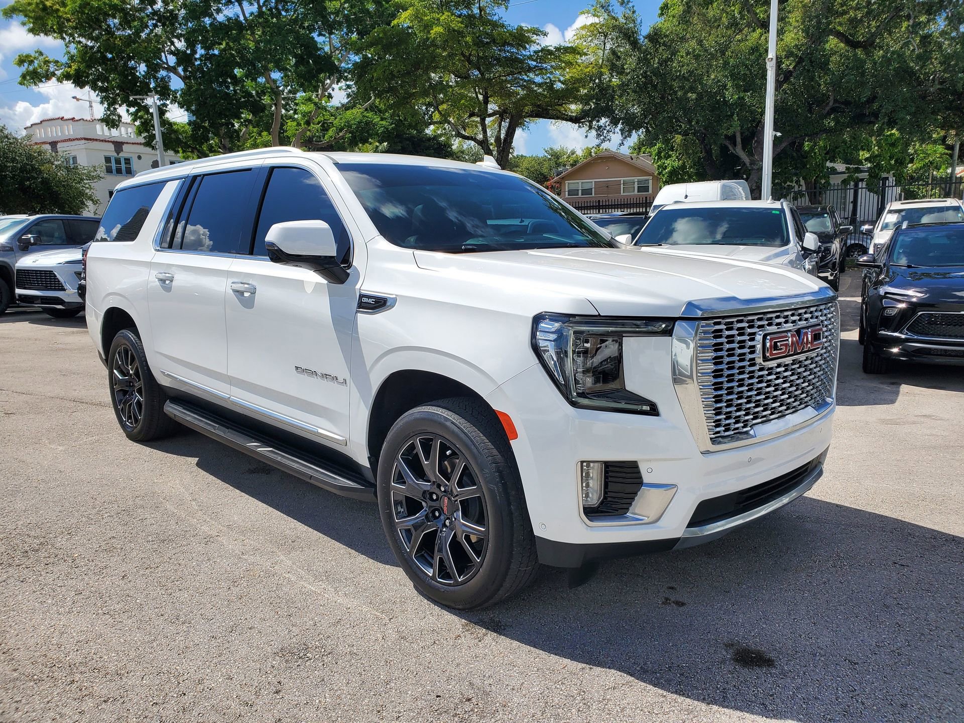 Used 2024 GMC Yukon XL Denali w/ Advanced Technology Package RWD video 2