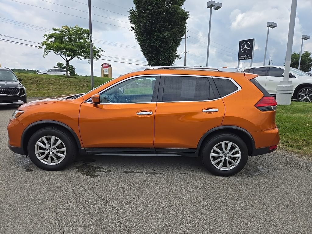 Used 2017 Nissan Rogue SV AWD/4WD image 10
