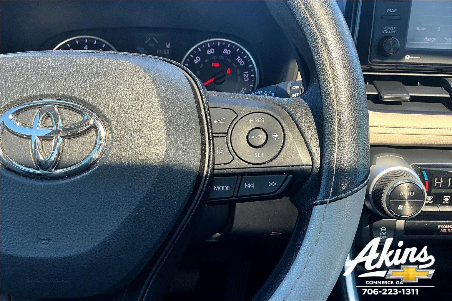 Used 2021 Toyota RAV4 XLE image 10