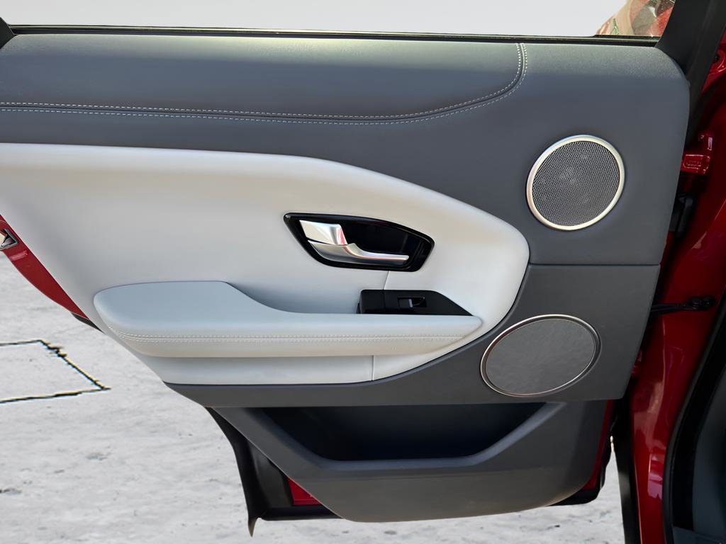 Used 2018 Land Rover Range Rover Evoque SE Premium AWD/4WD image 19