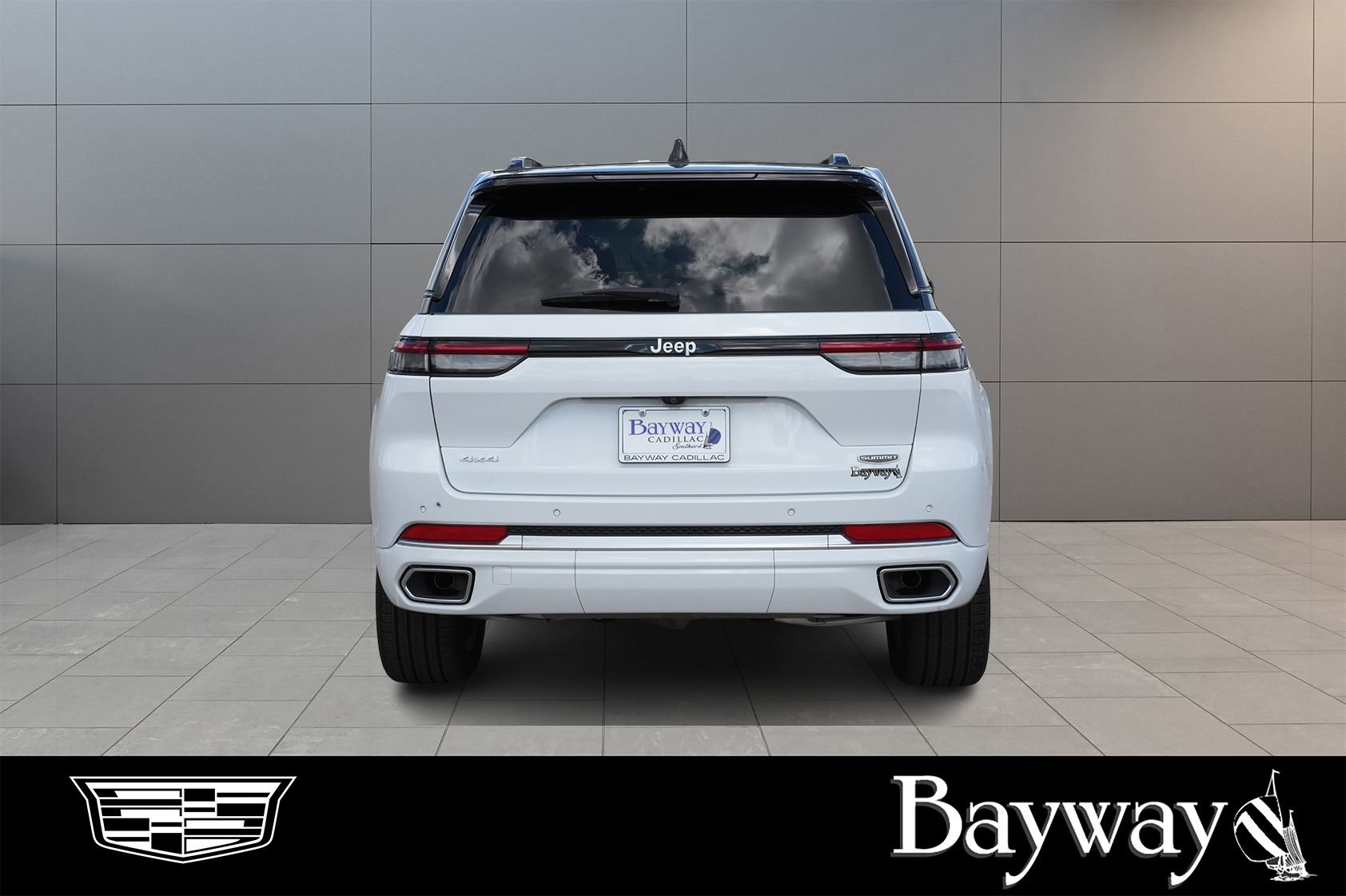 Used 2025 Jeep Grand Cherokee Summit AWD/4WD image 6
