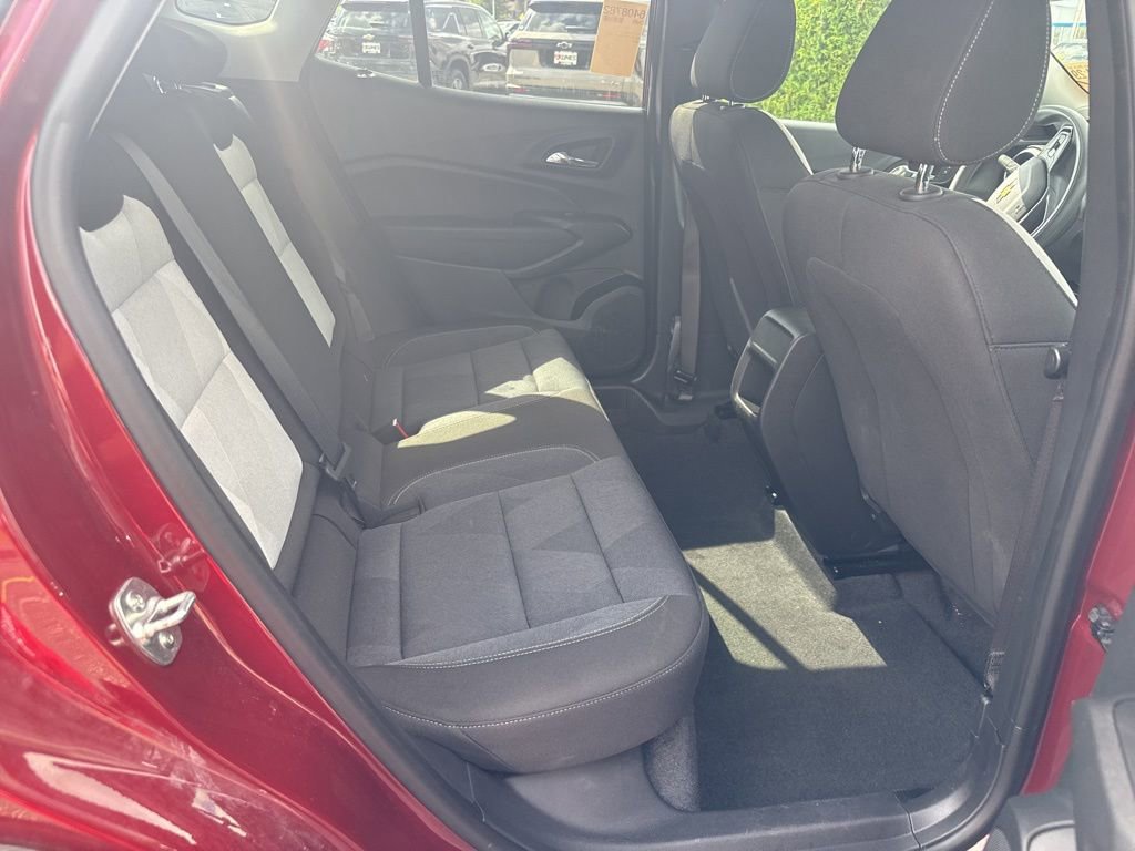 Used 2025 Chevrolet Trax LS image 18