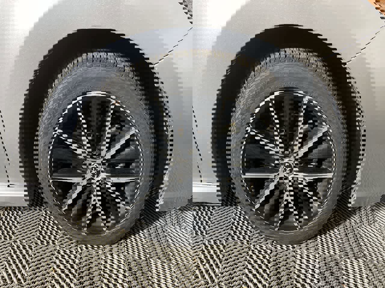 Used 2024 Toyota Camry SE image 10