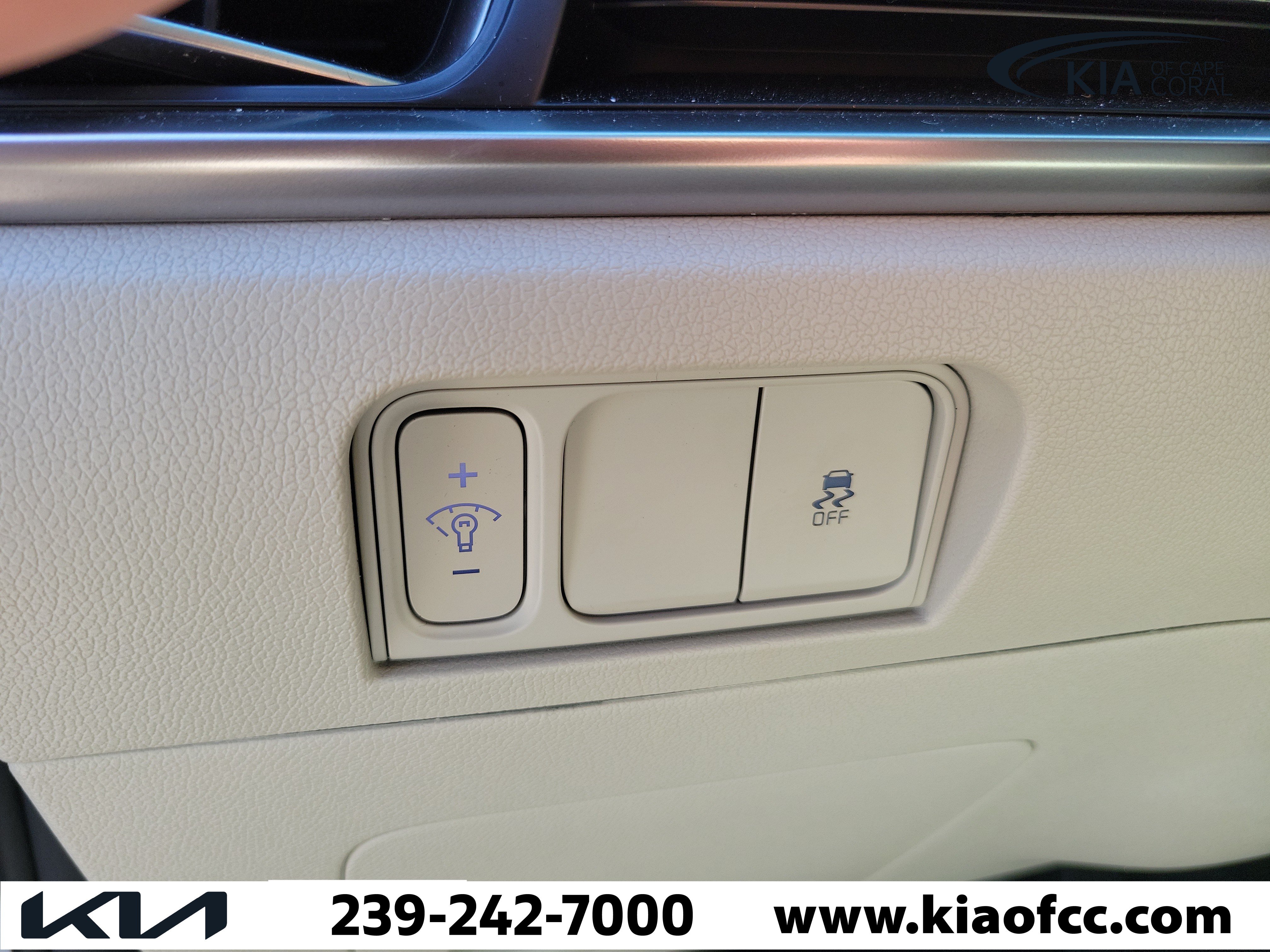 Certified 2025 Kia Sorento S w/ Panoramic Sunroof Package FWD image 24