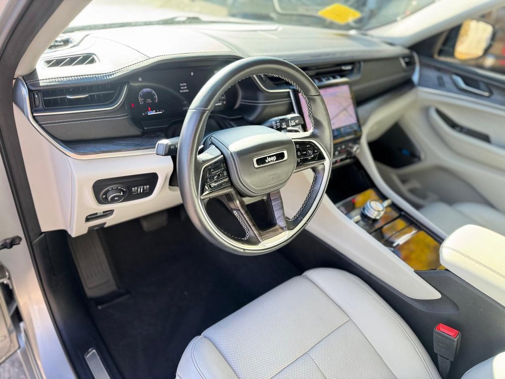 Used 2021 Jeep Grand Cherokee L Overland w/ Luxury Tech Group IV image 13