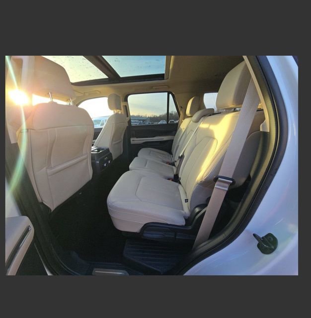 Used 2022 Ford Expedition Platinum image 5