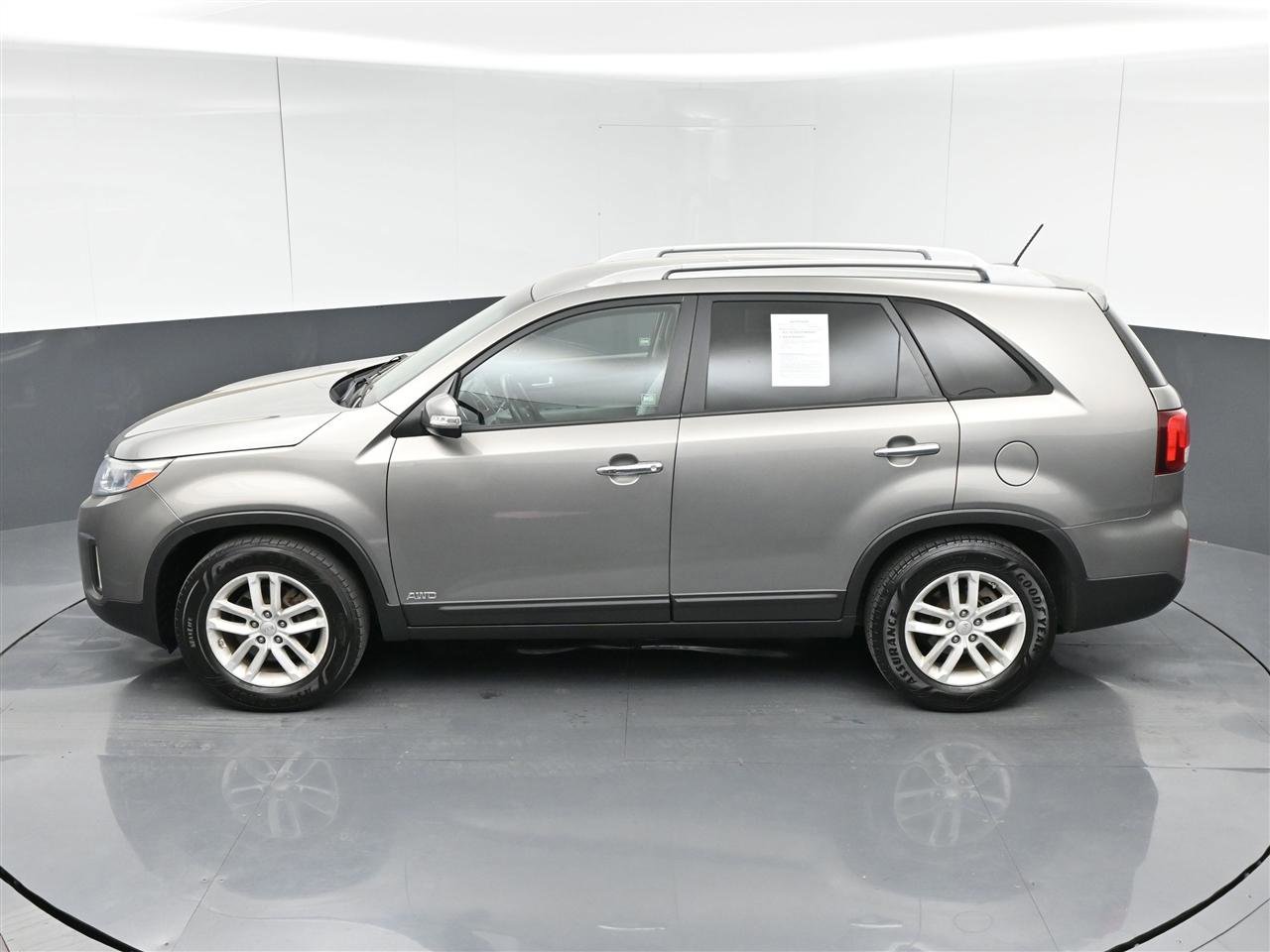 Used 2015 Kia Sorento LX image 27