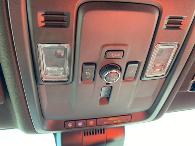 Used 2025 GMC Yukon Denali AWD/4WD image 24