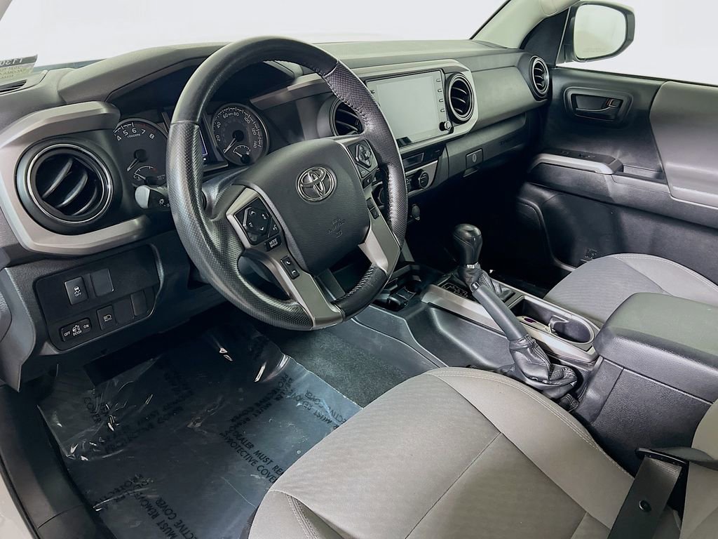 Certified 2021 Toyota Tacoma SR5 AWD/4WD image 10