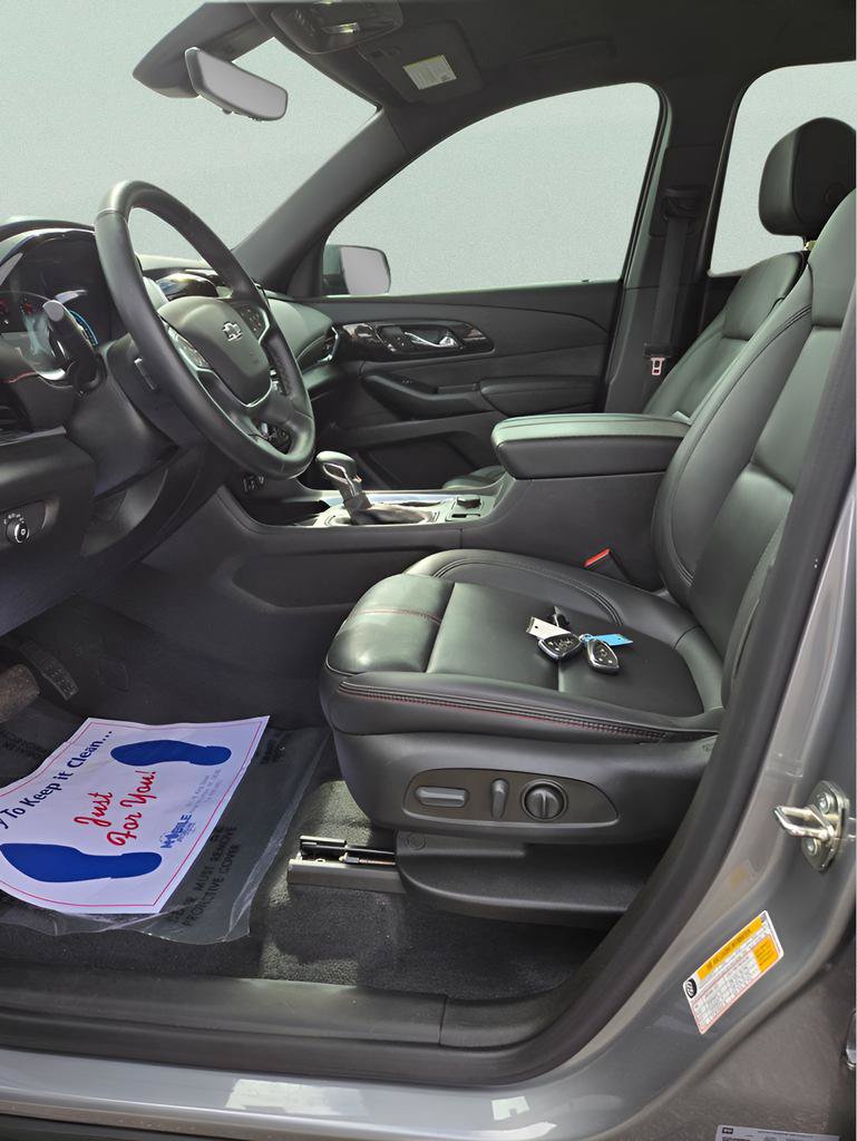 Used 2023 Chevrolet Traverse RS FWD image 7