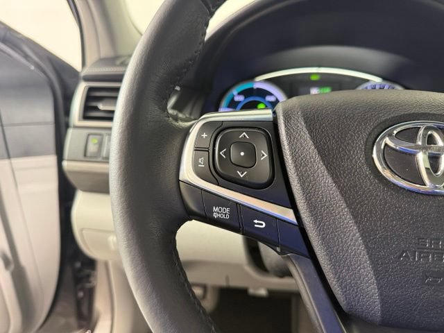 Used 2017 Toyota Camry XLE w/ Moonroof Package FWD image 26