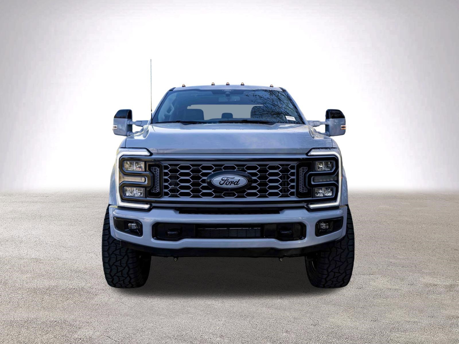Used 2026 Ford F450 Lariat AWD/4WD image 3