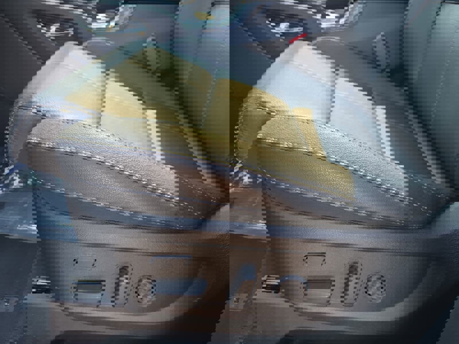 Used 2024 Kia Telluride SX w/ Towing Package image 31