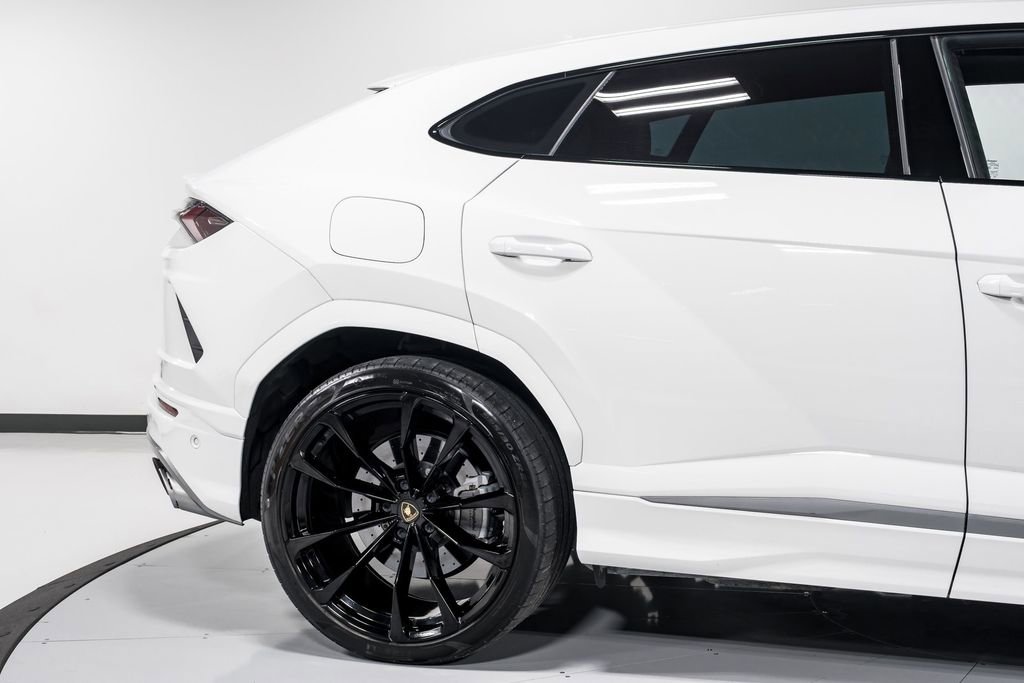 Used 2022 Lamborghini Urus image 53
