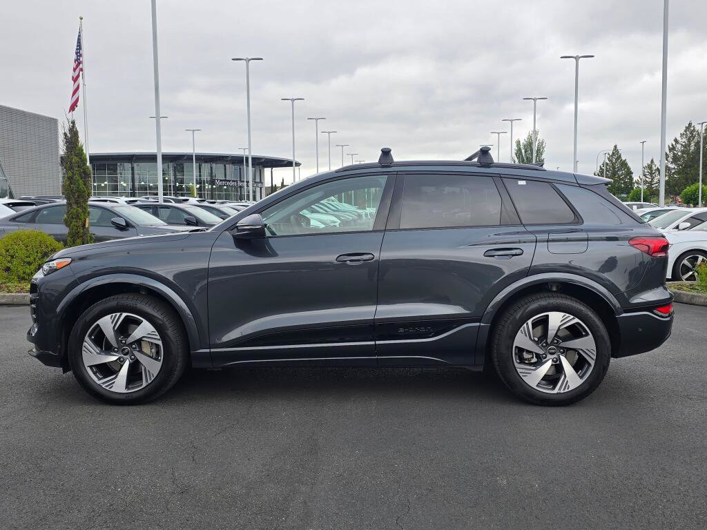Used 2025 Audi Q6 e-tron Premium Plus w/ Premium Plus AWD/4WD image 2