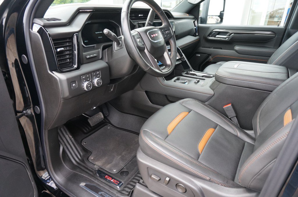 Used 2026 GMC Sierra 3500 AT4 w/ AT4 Premium Plus Package AWD/4WD image 9