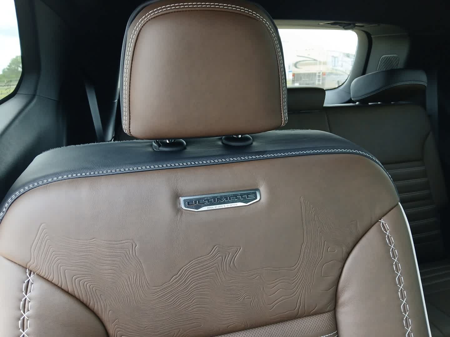 New 2026 GMC Acadia Denali Ultimate w/ LPO, Floor Liner Package AWD/4WD image 88