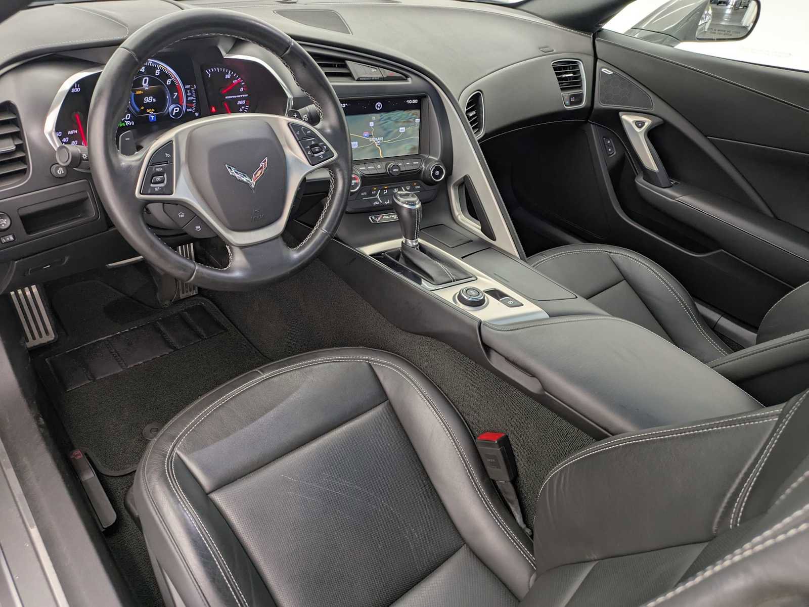 Used 2015 Chevrolet Corvette Stingray Coupe RWD image 2