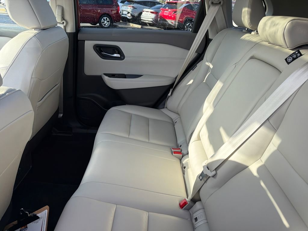 Used 2023 Nissan Rogue SL image 33