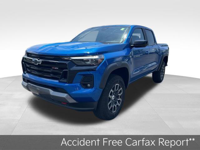 Used 2023 Chevrolet Colorado Z71 w/ Z71 Convenience Package 2 AWD/4WD image 3