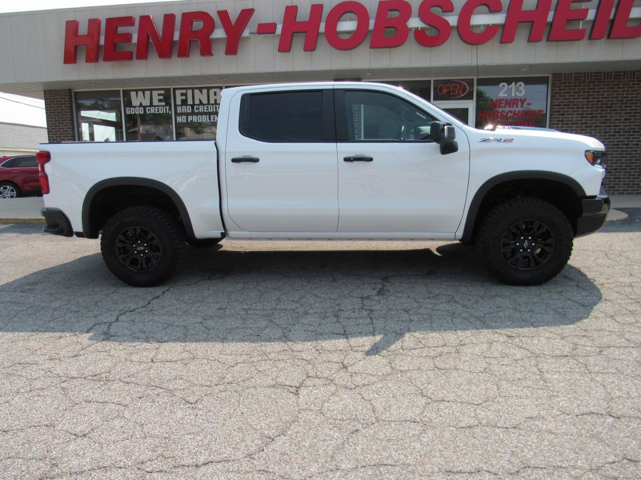 Used 2025 Chevrolet Silverado 1500 ZR2 w/ Technology Package AWD/4WD image 9
