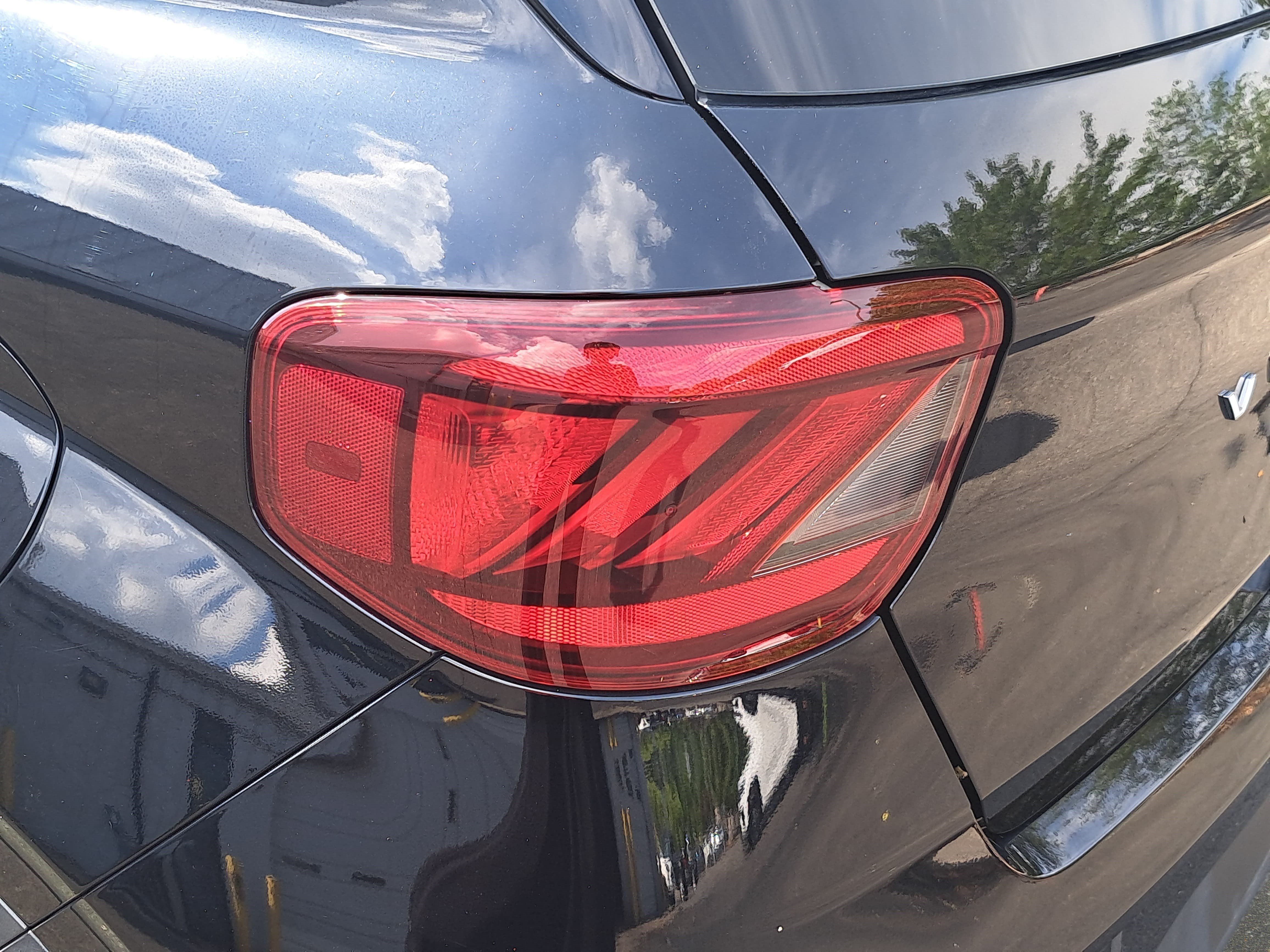 Used 2023 Hyundai Venue SEL FWD image 32