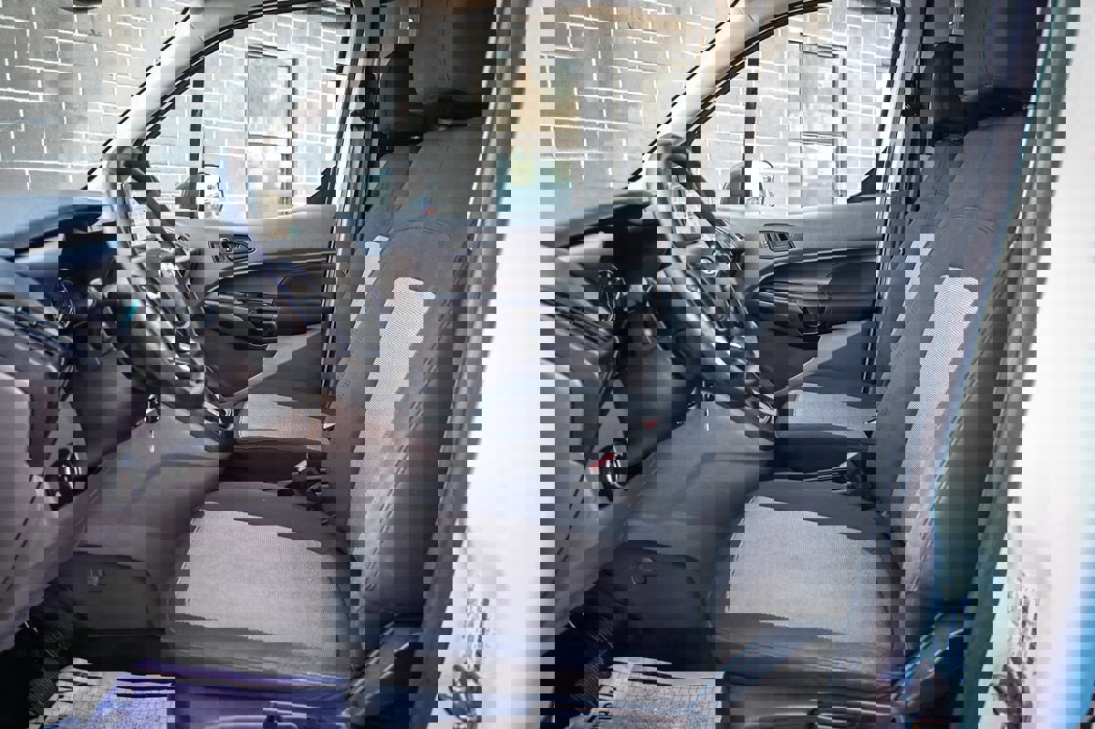 Used 2020 Ford Transit Connect XL image 8