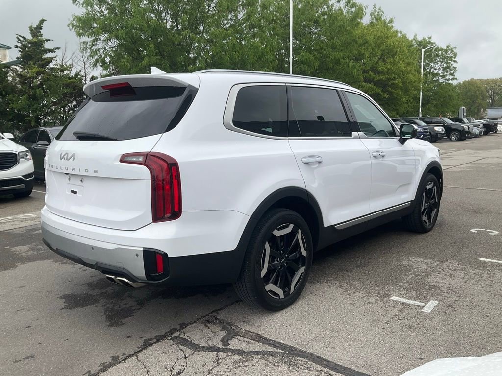 Used 2024 Kia Telluride S w/ S Sunroof Package FWD image 7