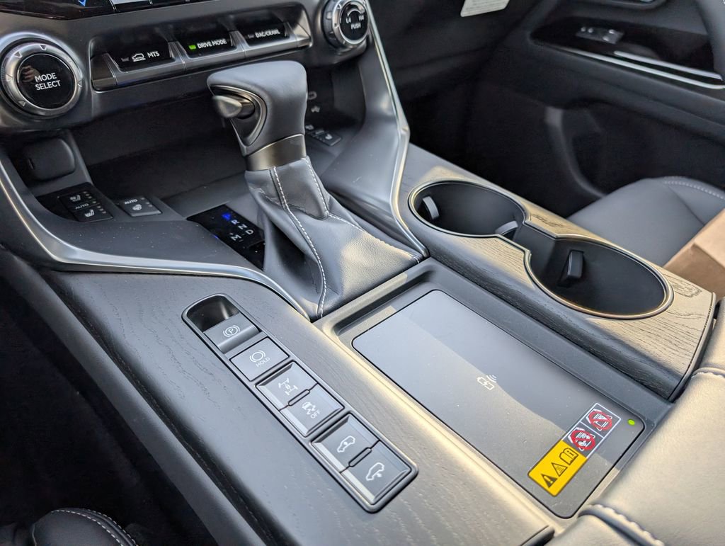 New 2025 Lexus LX 600 4WD w/ Luxury Package image 14