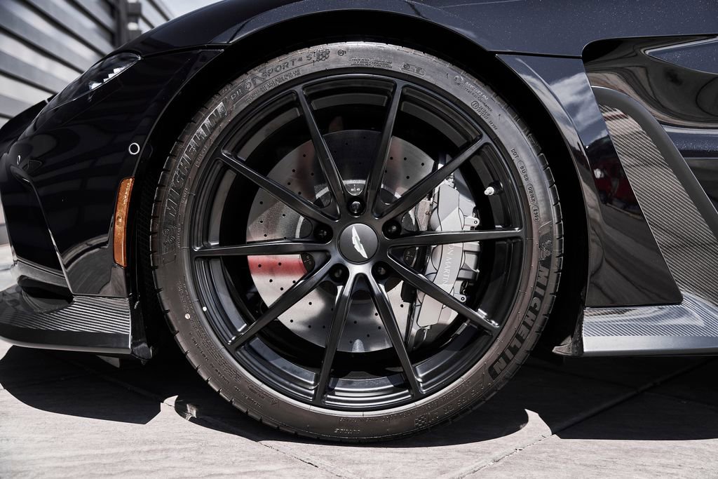 Used 2023 Aston Martin V12 Vantage image 3