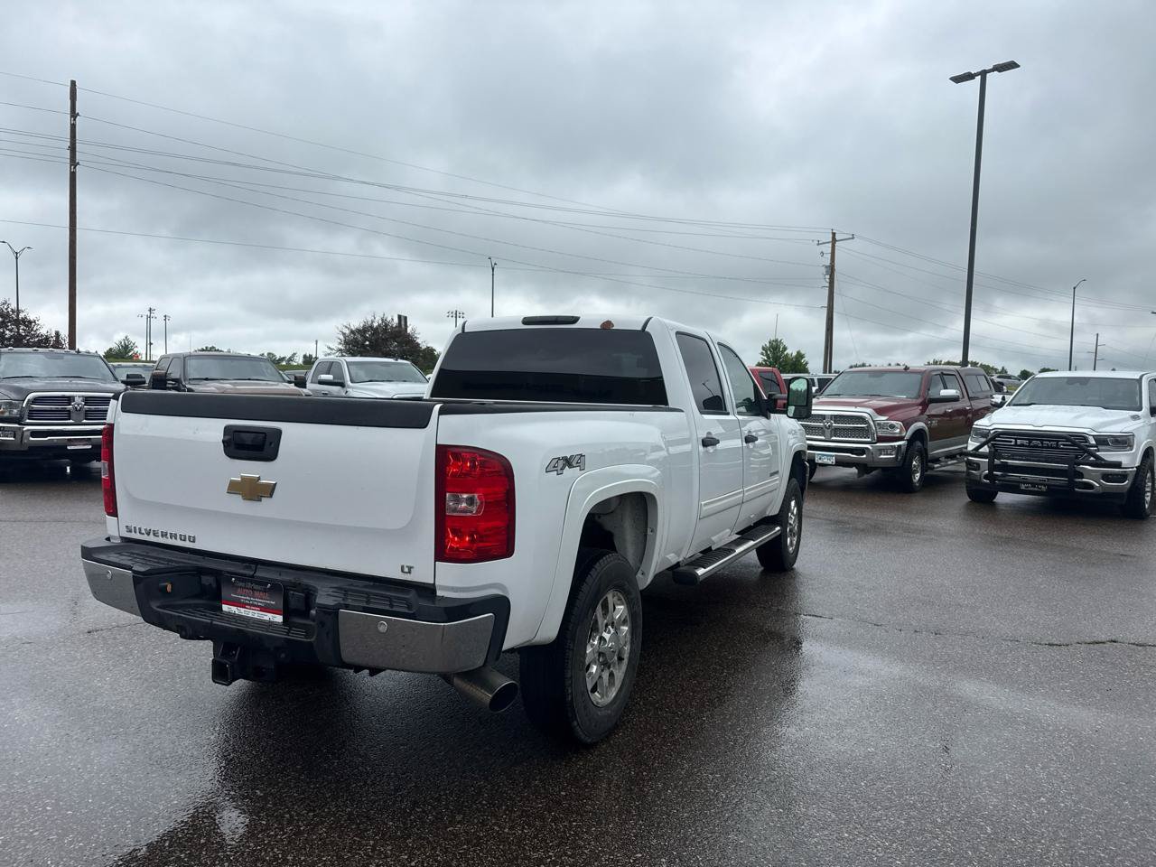 Used 2011 Chevrolet Silverado 2500 LT w/ Interior Plus Package AWD/4WD image 5