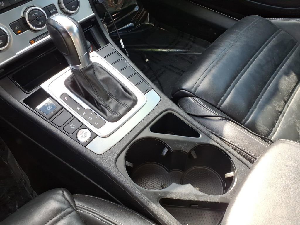 Used 2014 Volkswagen CC Executive FWD image 17